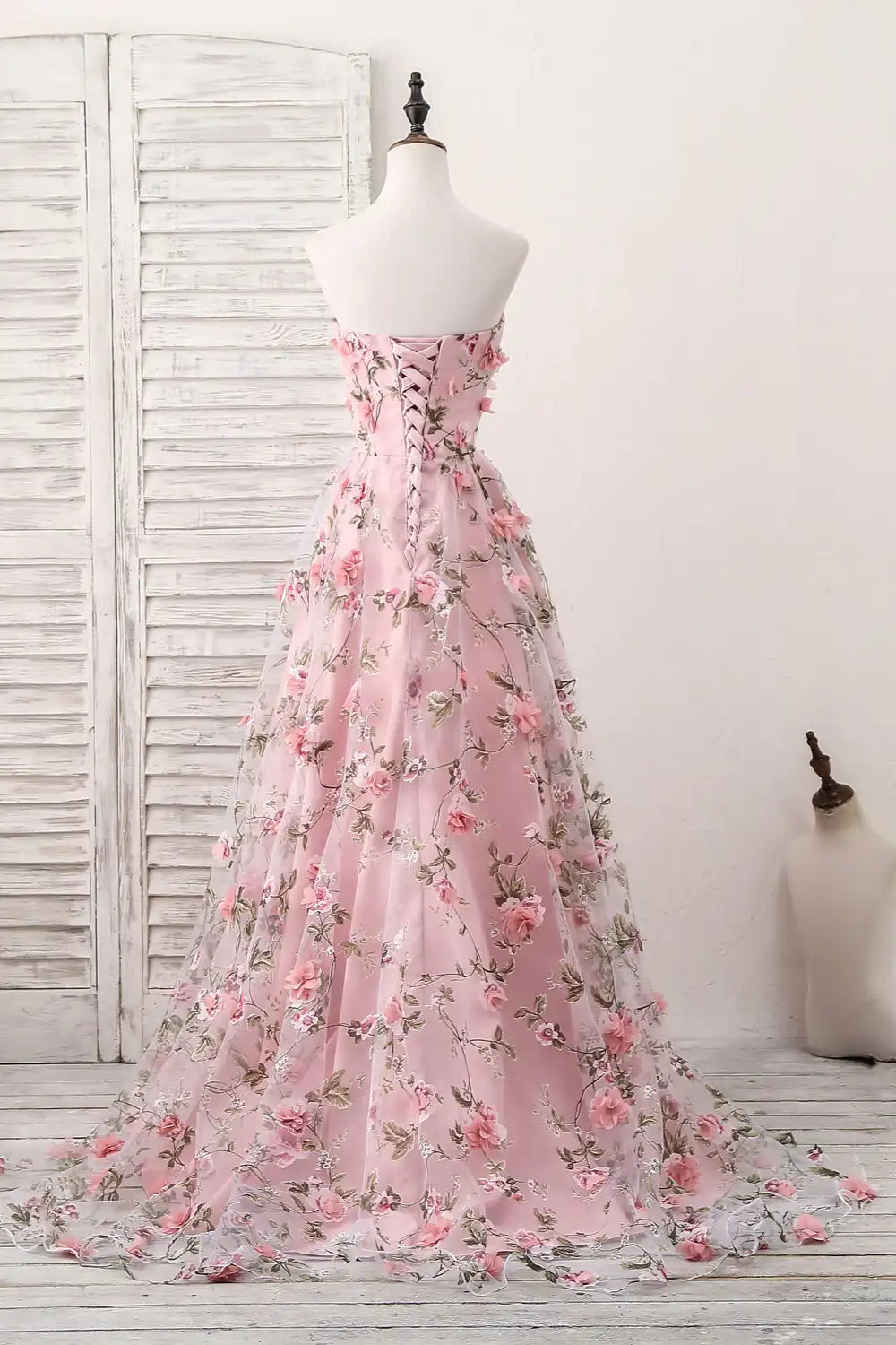 Vestidos de fiesta largos con estampado floral, corte en A, escote corazón, sin tirantes, cola larga y flores 