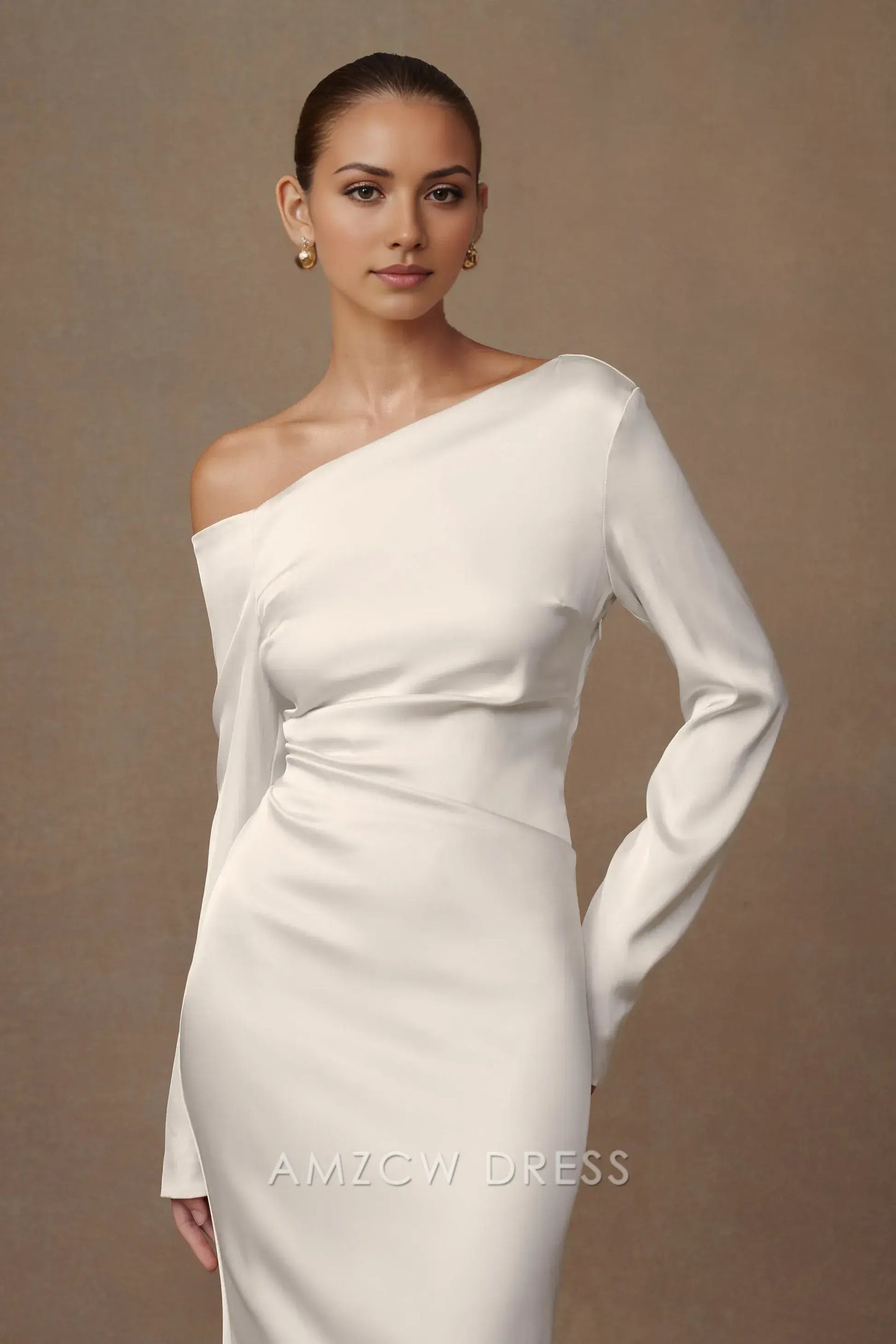 Amzcw Elegant Asymmetric One - Shoulder Satin Gown with Long Sleeves: A Minimalist Masterpiece for Formal Affairs