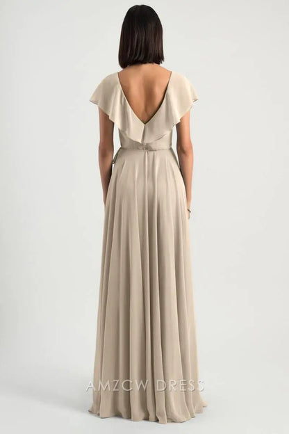 Elegante vestido cruzado de gasa beige Amzcw con escote en V profundo, mangas cortas con volantes, vestidos formales largos y fluidos. 