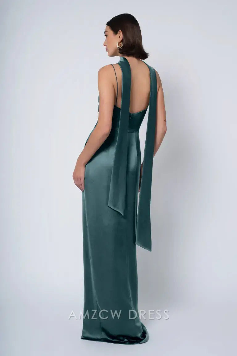 Elegante y exquisito vestido largo de satén esmeralda con bufanda, detalle de cuello y abertura lateral, de Amzcw. Vestidos formales para mujer. 