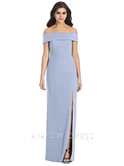 Elegante vestido largo azul claro Amzcw con hombros descubiertos y abertura lateral: una opción elegante para ocasiones formales. 