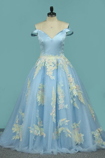Vestido de fiesta con hombros descubiertos de tul y apliques 