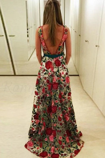 Hermosos vestidos de fiesta con escote redondo, vestido de fiesta de encaje con bordado floral de Aline Rose