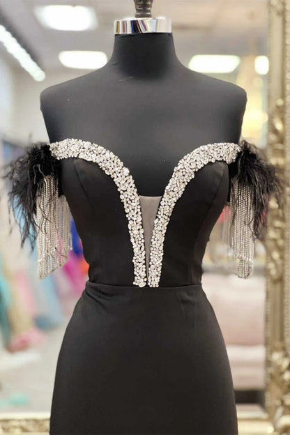 Vestido de fiesta largo de noche con escote sirena, hombros descubiertos, plumas y cuentas 