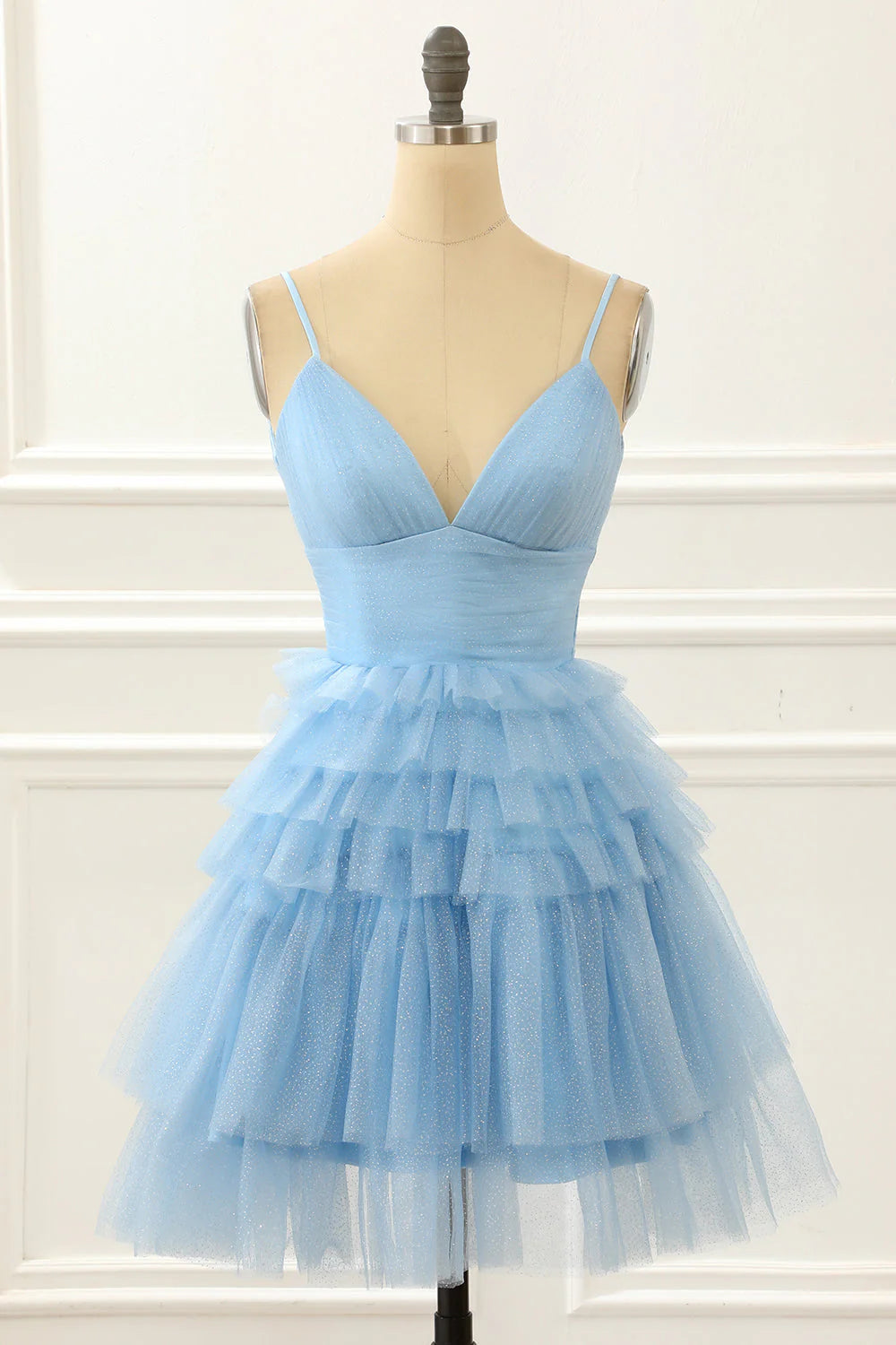 Vestidos cortos de fiesta con escote en V y tirantes finos, vestido perfecto para una fiesta de quinceañera. 