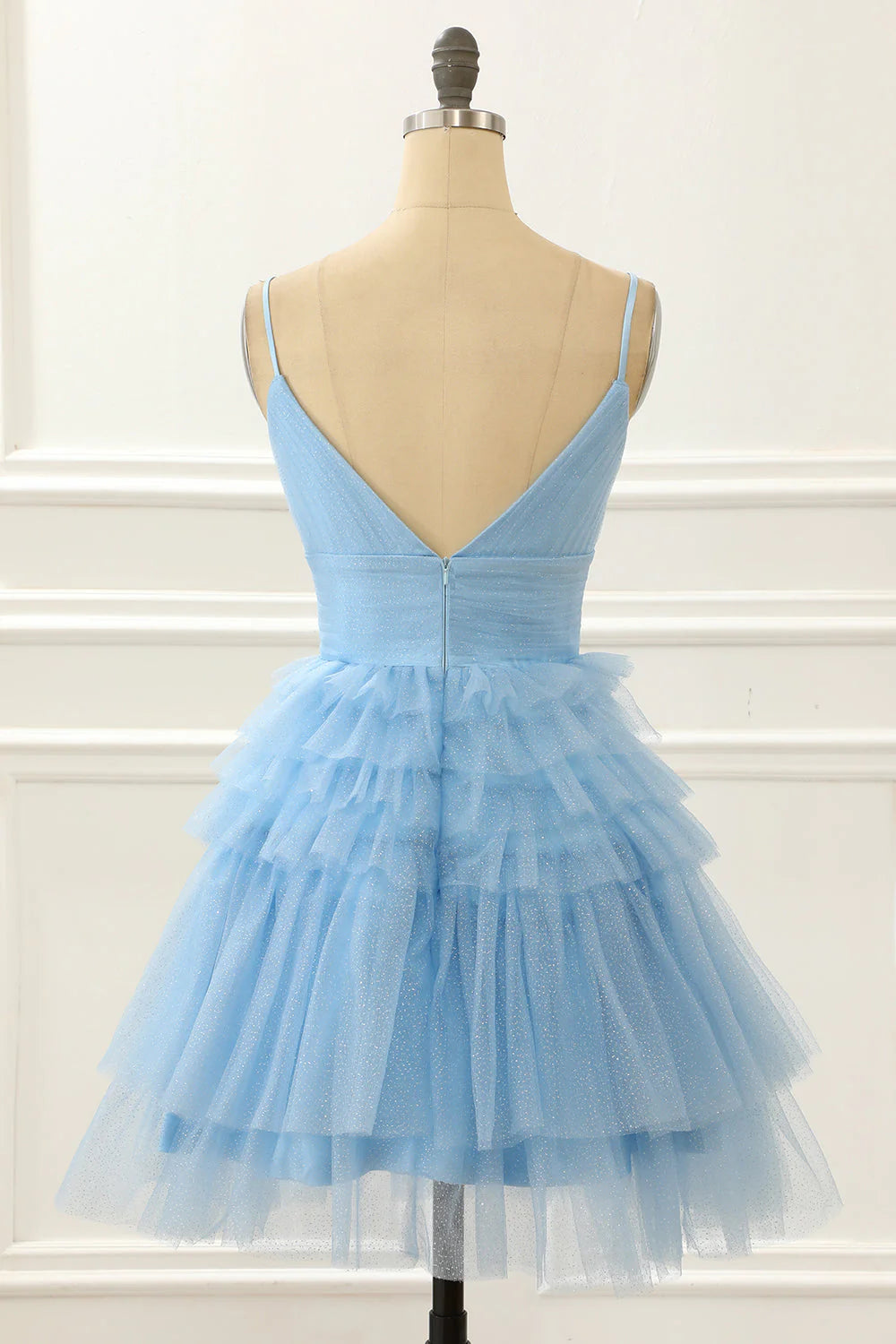 Vestidos cortos de fiesta con escote en V y tirantes finos, vestido perfecto para una fiesta de quinceañera. 