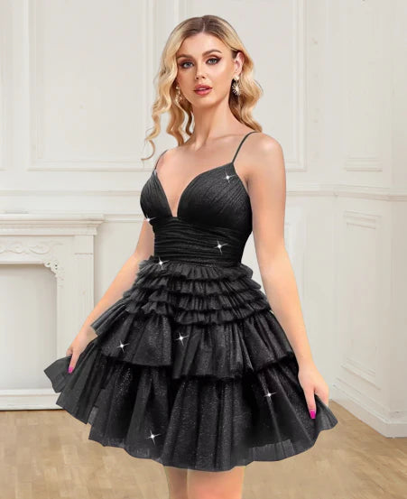 Vestidos cortos de fiesta con escote en V y tirantes finos, vestido perfecto para una fiesta de quinceañera. 