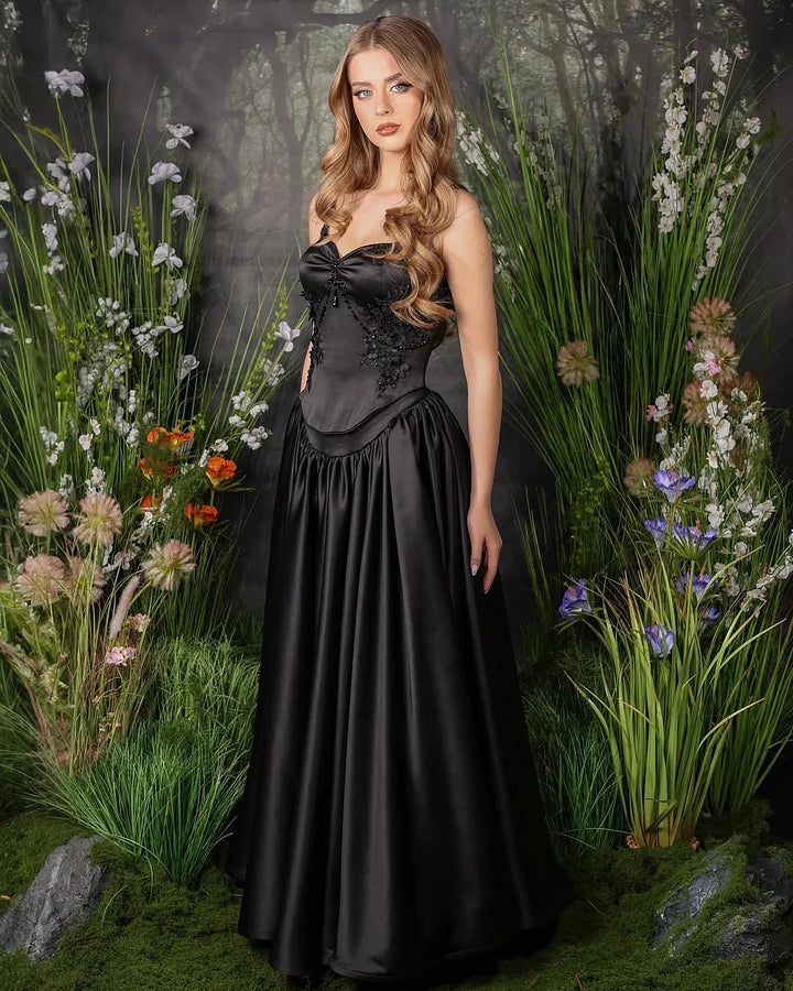 Black Maxi Evening Dresses with Sweetheart Neck Beaded Lace Corset Thin Straps and Flowing Satin Skirt