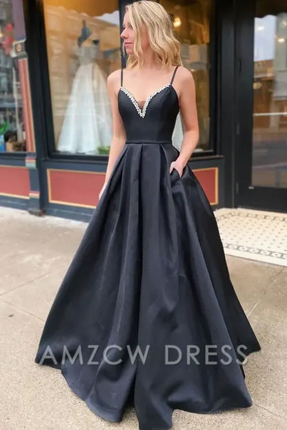 Vestido largo de fiesta formal de satén con escote en V y tirantes finos negros de Amzcw