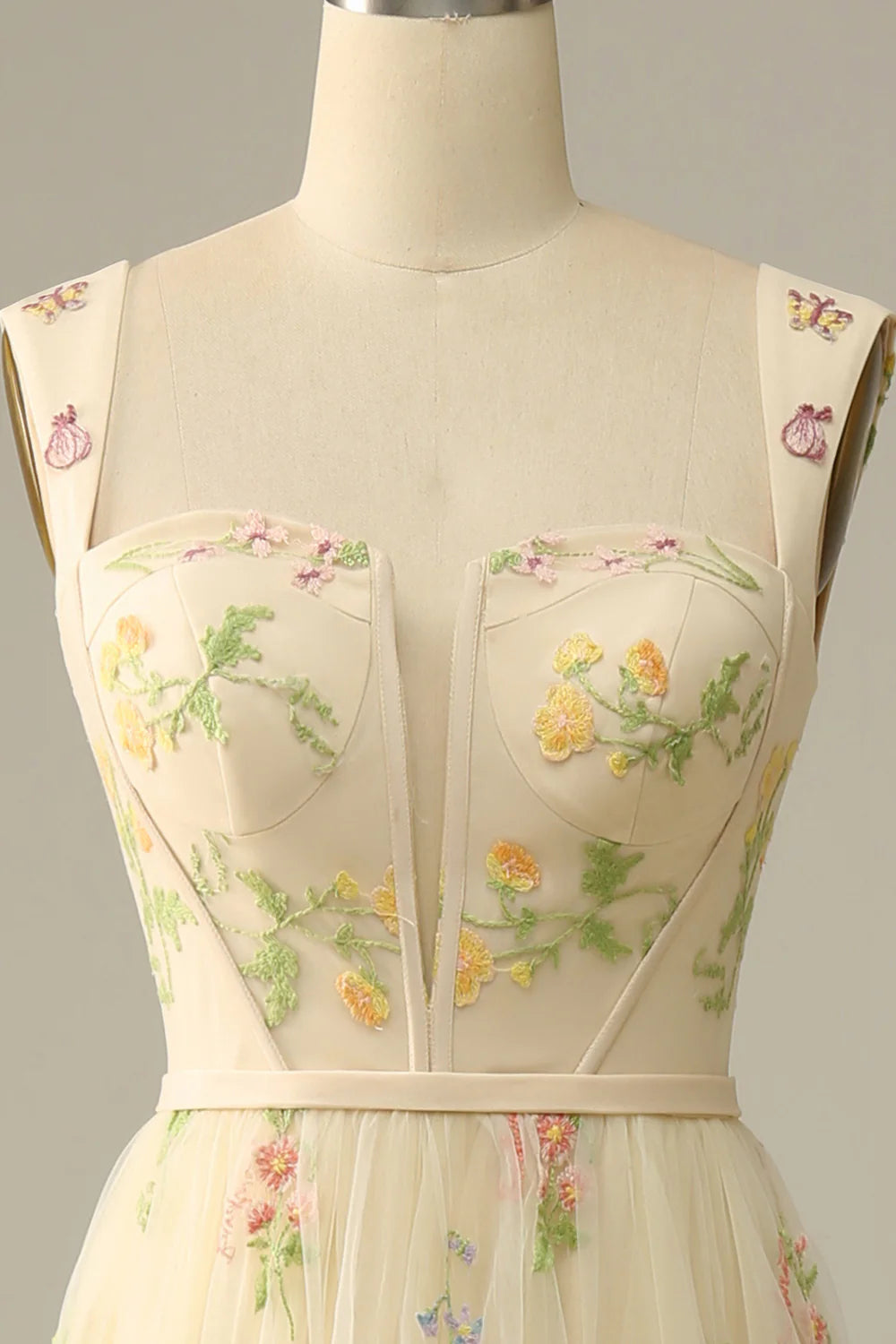 Vestido de fiesta con bordado en forma de A color champán