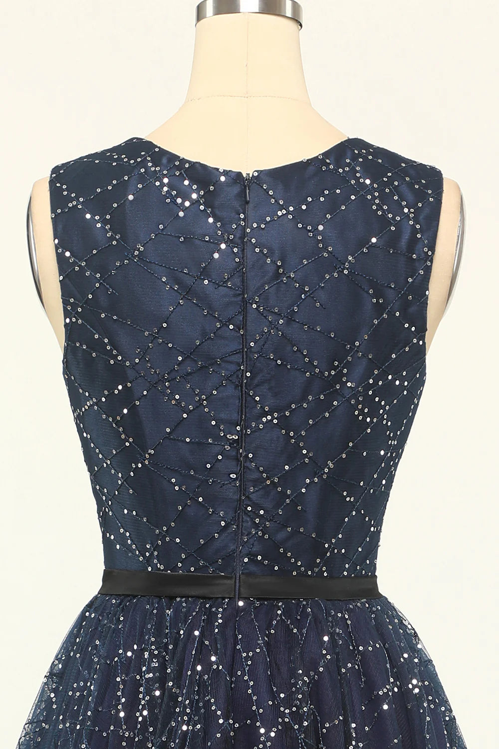 Vestido de fiesta de tul azul marino con purpurina 