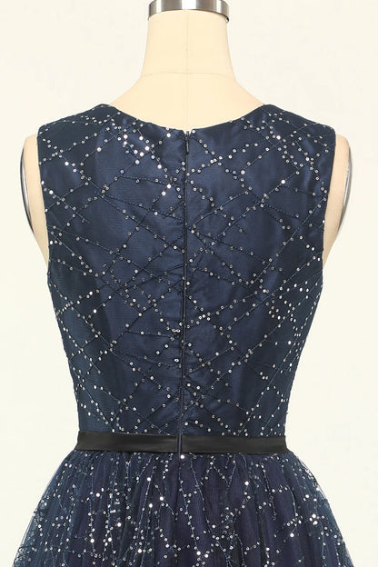 Vestido de fiesta de tul azul marino con purpurina 