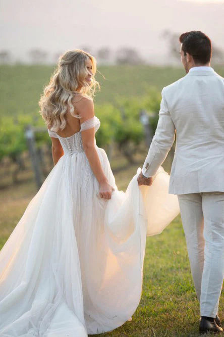 Vestidos de novia con hombros descubiertos Vestidos de novia de playa con escote corazón 