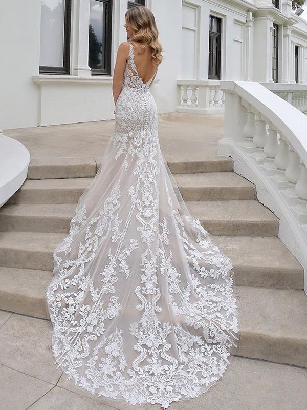Elegant Sleeveless Spaghetti Straps Mermaid V-Neck Lace Applique Wedding Dresses
