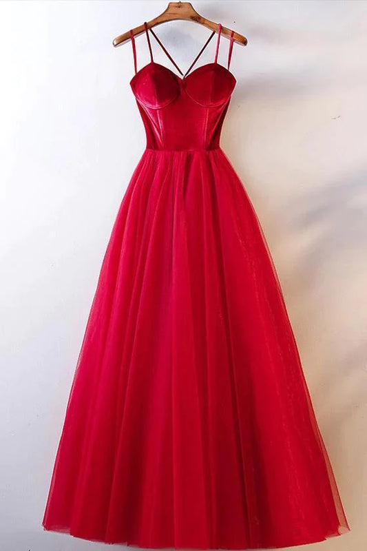 Elegantes vestidos de fiesta largos formales de tul con tirantes finos y encaje rojo en forma de corazón 