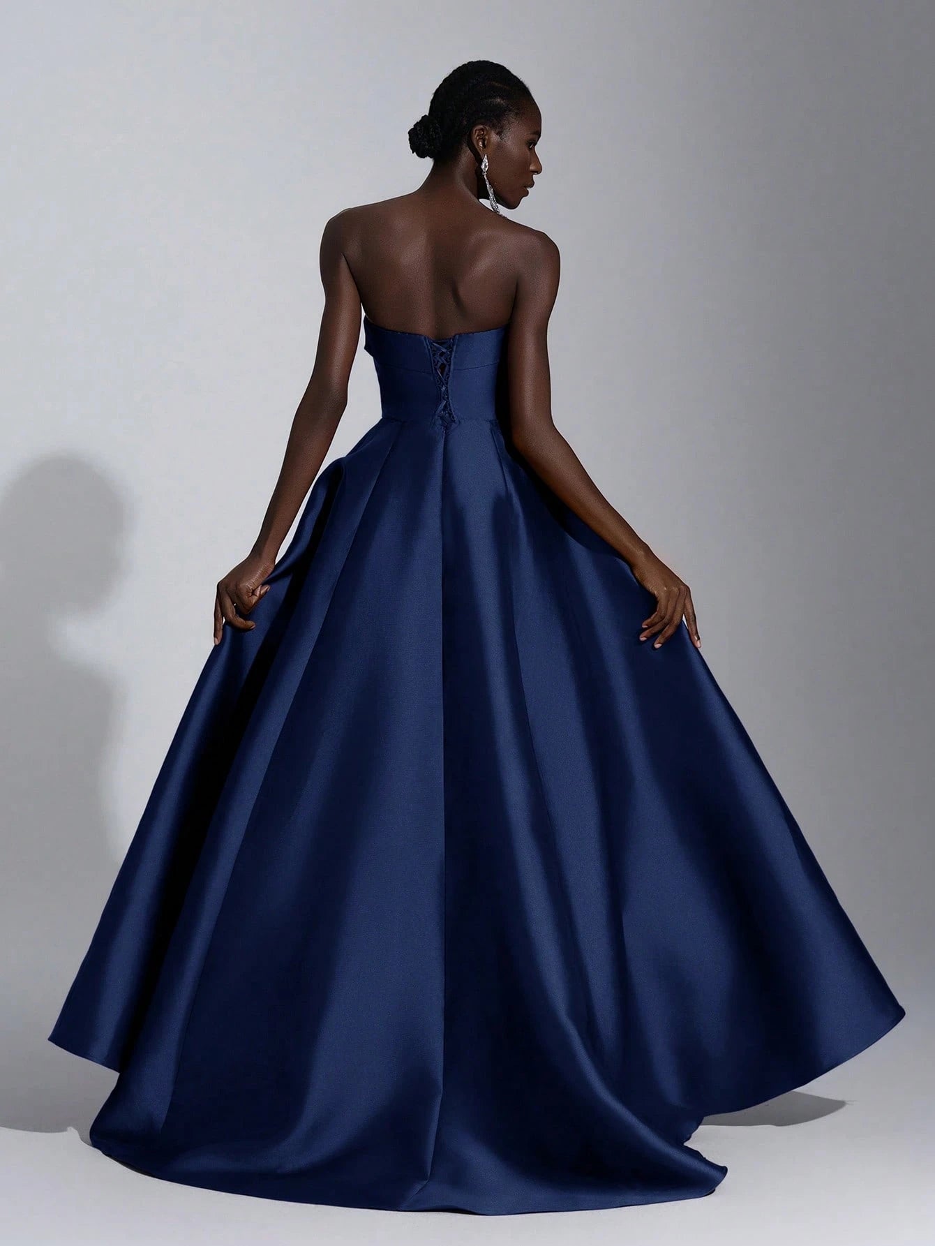 Elegant Navy Blue Strapless Satin Ballgown Floor-Length Formal Gown with Lace-Up Back Detail Prom Dress