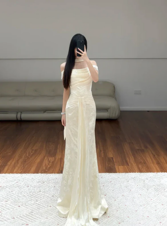 Elegant Off-the-Shoulder High Neck Jacquard Satin Mermaid Prom Dress with Tassel Detail