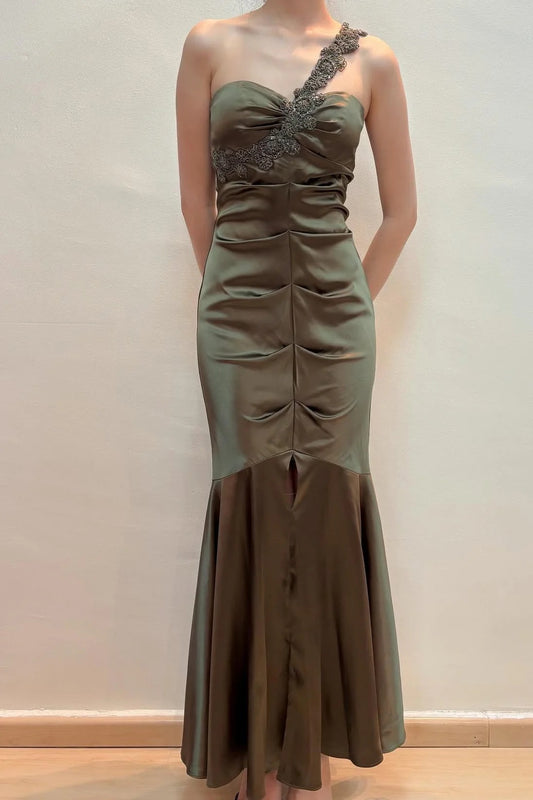 Elegant One Shoulder Beaded Applique Ruched Satin Mermaid Maxi Prom Dress
