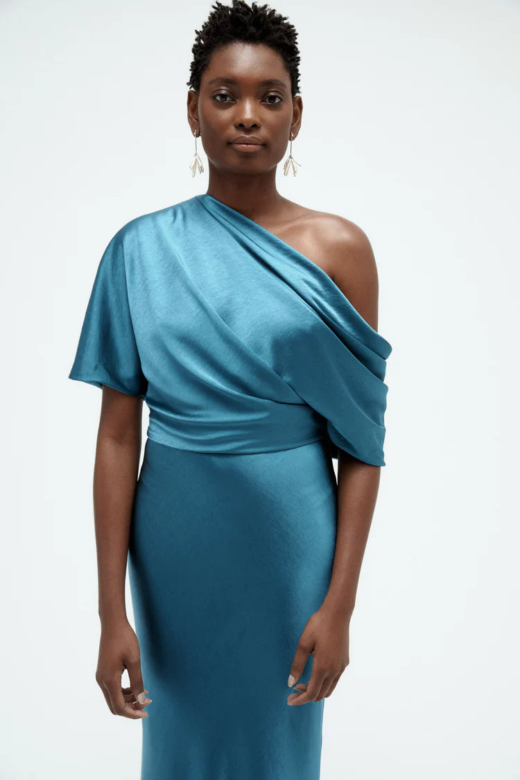 Elegant One Shoulder Draped Sleeve Fitted Satin Evening Dress