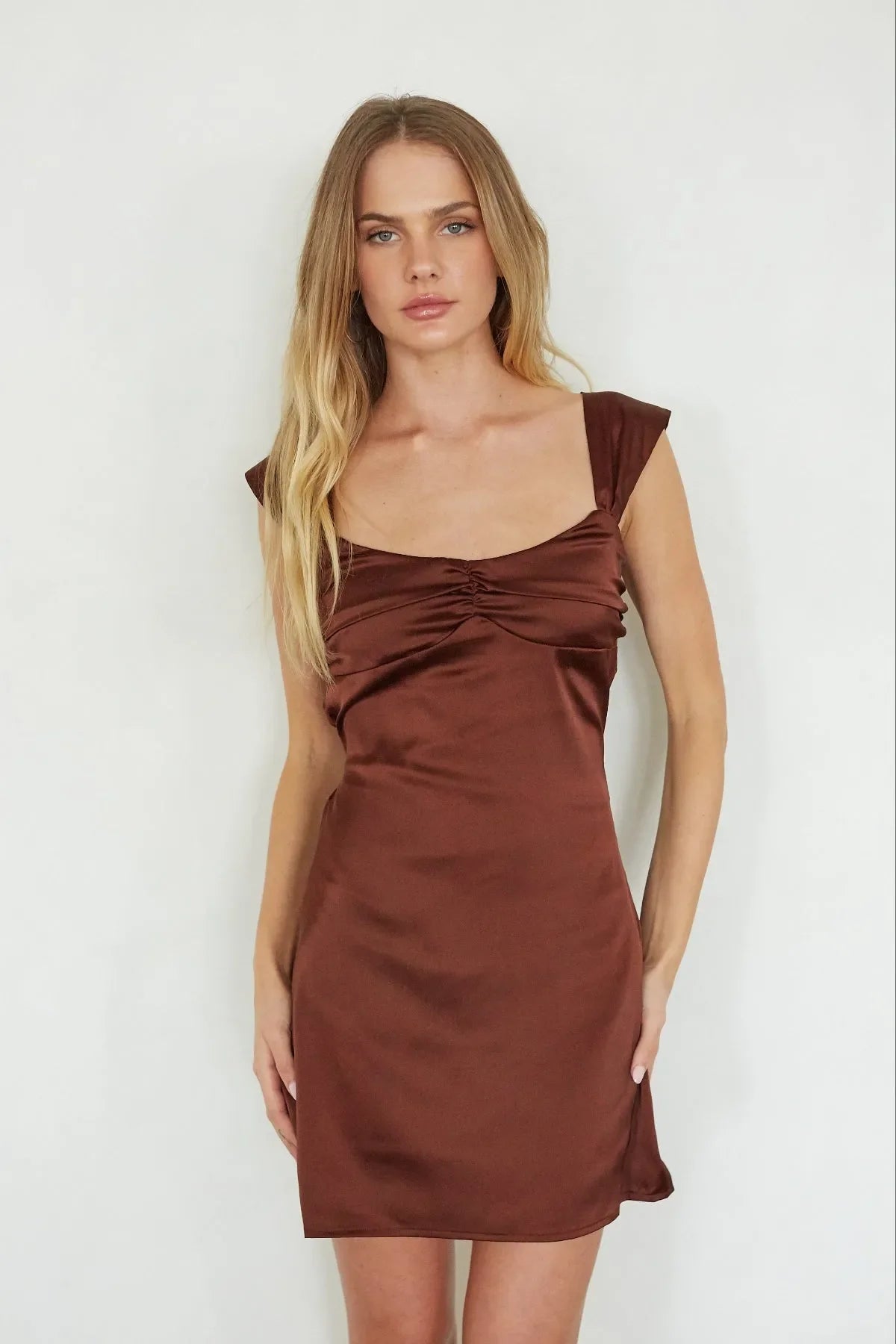 Elegant Sheath Square Neck Short Sleeve Bow Back Mini Homecoming Dresses
