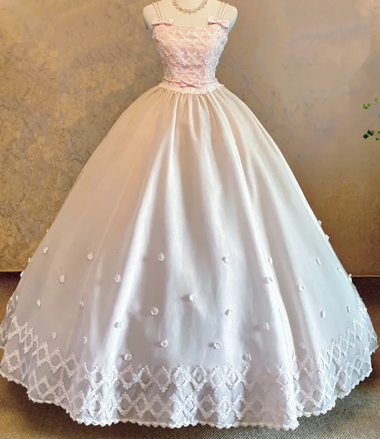 Elegant Spaghetti Strap Bow Embellished Lace Applique Ball Gown Prom Dress