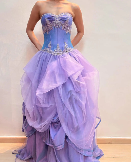 Elegant Strapless Sweetheart Neck Beaded Appliqué Ruffled Tulle Ball Gown Prom Dress