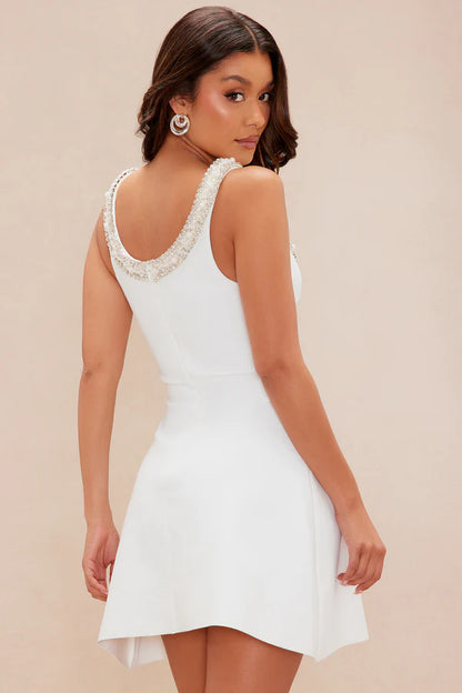 Elegant A-Line Scoop Neck Sleeveless Beaded Bow White Mini Homecoming Dress Women's