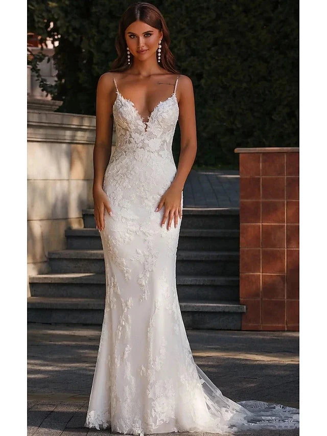 Elegant Mermaid Plunge V-Neck Sleeveless Floral Lace White Long Prom Gown