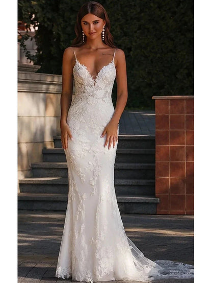 Elegant Mermaid Plunge V-Neck Sleeveless Floral Lace White Long Prom Gown
