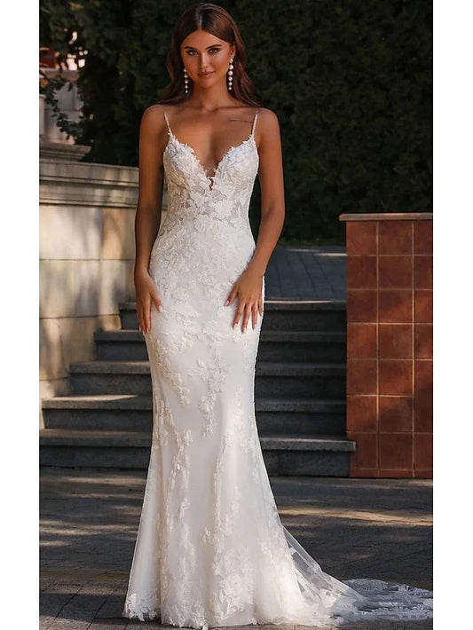 Elegant Mermaid Plunge V-Neck Sleeveless Floral Lace White Long Prom Gown