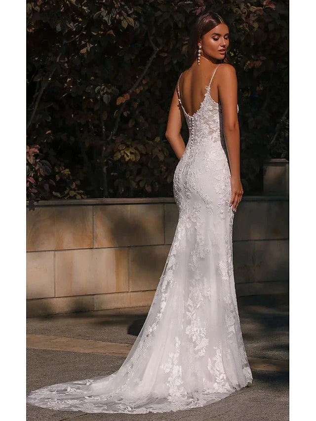 Elegant Mermaid Plunge V-Neck Sleeveless Floral Lace White Long Prom Gown