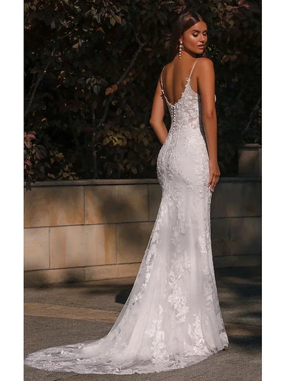 Elegant Mermaid Plunge V-Neck Sleeveless Floral Lace White Long Prom Gown