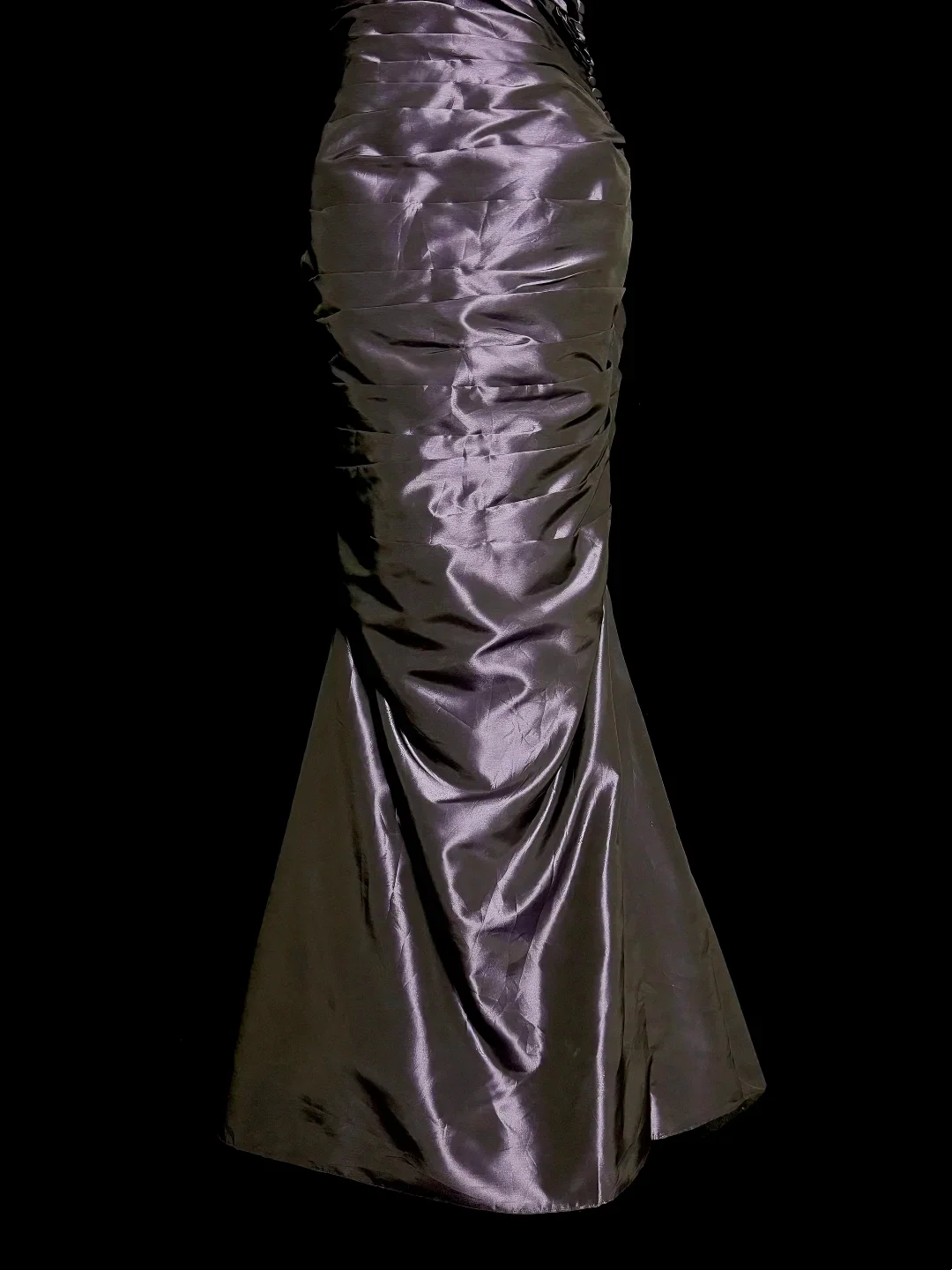Evening Dress Ruffled V-Neck Purple Satin Mermaid Gown with Ruched Bodice and Train