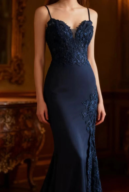 Evening Dress Spaghetti Strap V-Neck Mermaid Gown with Lace Bodice and Backless Design