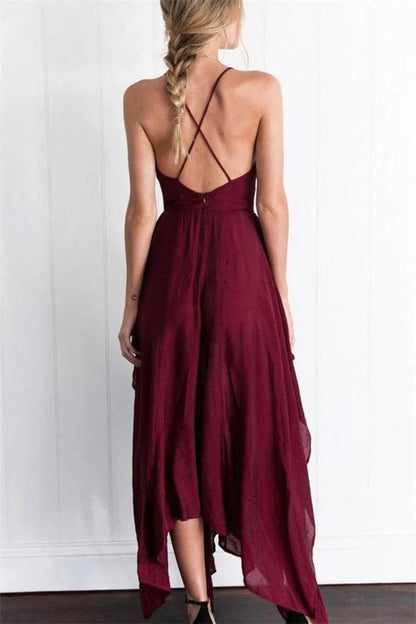 Vestidos de fiesta fluidos con tirantes finos, escote en V y espalda abierta en color burdeos 