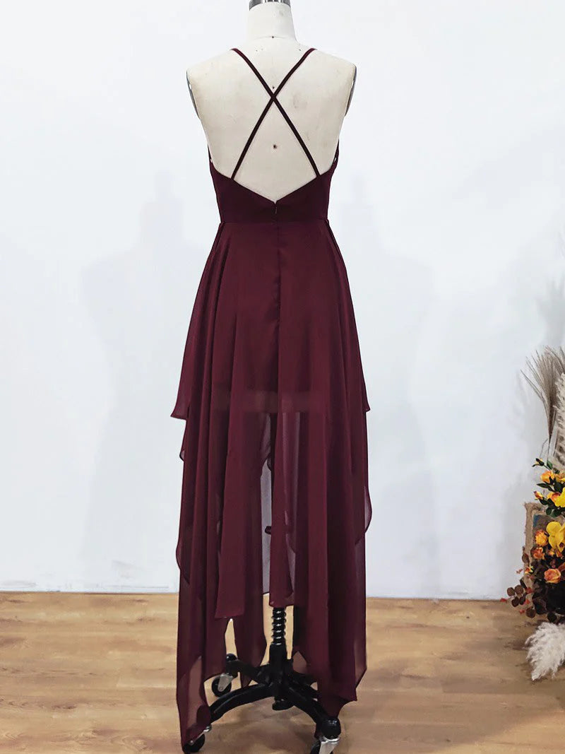 Vestidos de fiesta fluidos con tirantes finos, escote en V y espalda abierta en color burdeos 