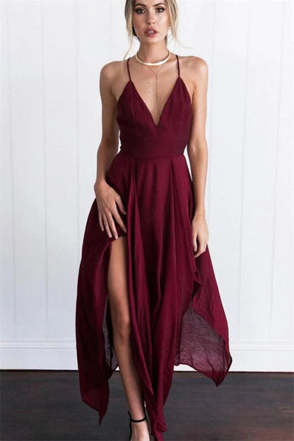 Vestidos de fiesta fluidos con tirantes finos, escote en V y espalda abierta en color burdeos 