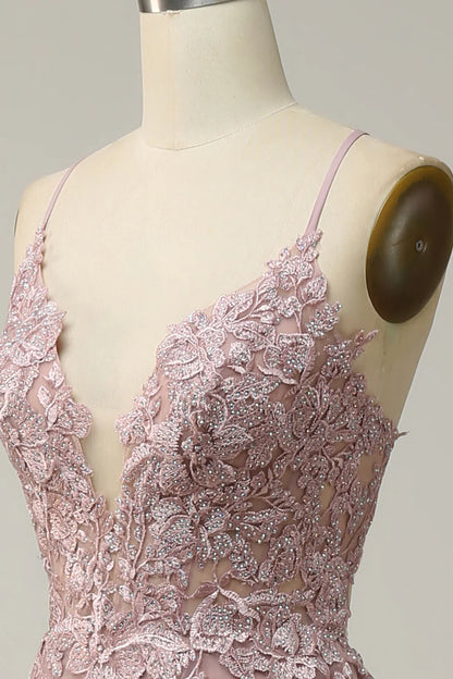 Vestido de fiesta largo color rubor con tirantes finos y apliques en forma de A 