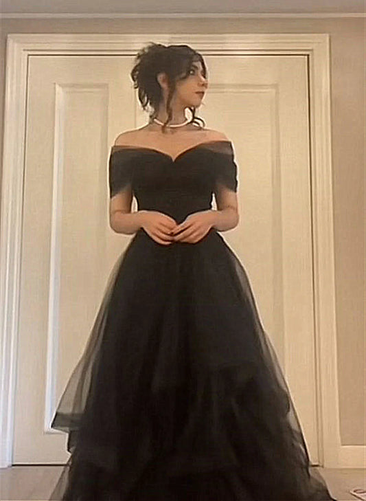 Glamorous Black Off-Shoulder Heart Neck Tulle Ballgown Back Floor-Length Prom Dress