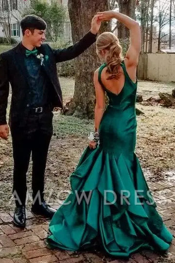 Vestido de fiesta formal largo plisado de satén estilo sirena con escote en V y halter verde de Amzcw