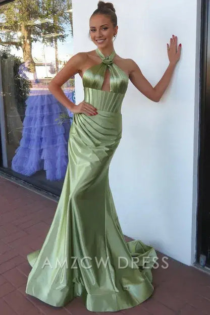 Vestido de fiesta formal largo Amzcw con cuello halter, sirena, satén plisado, sin mangas