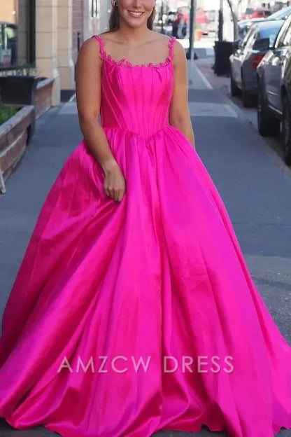 Vestido de fiesta largo plisado de satén con escote cuadrado y tirantes finos en rosa intenso de Amzcw