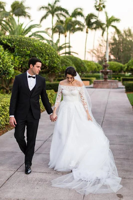 Vestidos de novia elegantes de tul con hombros descubiertos y manga larga con encaje en forma de A