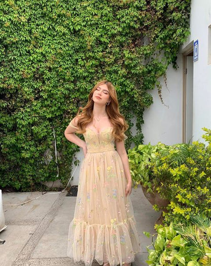 Vestidos de fiesta con tirantes de corazón, corte A, tul, largo hasta la rodilla