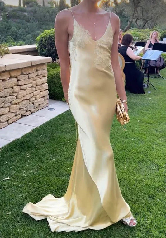 Lustrous Lace-Trimmed Deep-V Spaghetti-Strap Open-Back Floor-Length Prom Dress