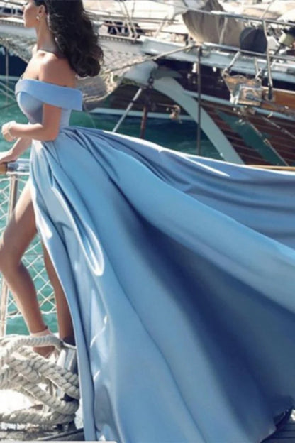 Vestidos de fiesta largos de satén azul con hombros descubiertos y abertura en la espalda 