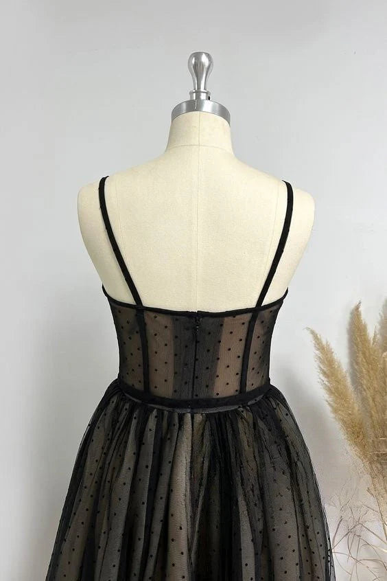 Vestidos de fiesta de bienvenida de línea A de tul con tirantes finos 