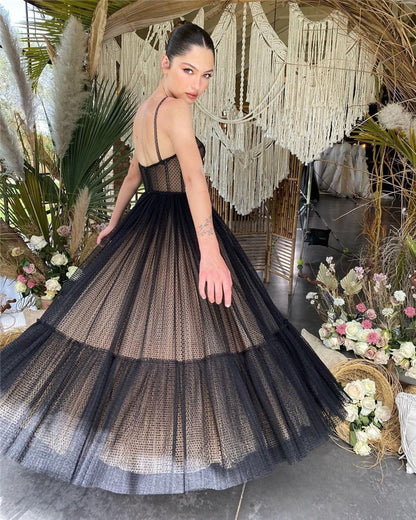 Vestidos de fiesta de bienvenida de línea A de tul con tirantes finos 