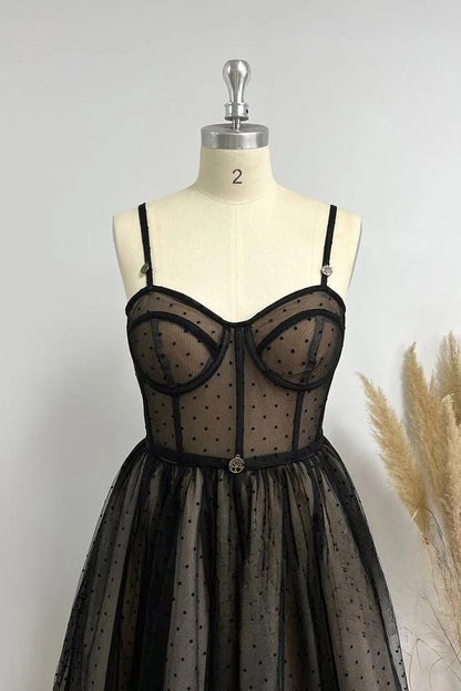Vestidos de fiesta de bienvenida de línea A de tul con tirantes finos 