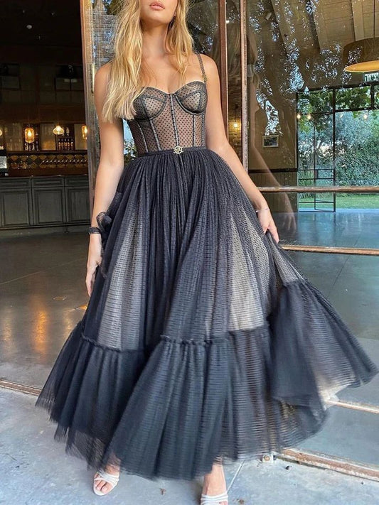 Vestidos de fiesta de bienvenida de línea A de tul con tirantes finos 